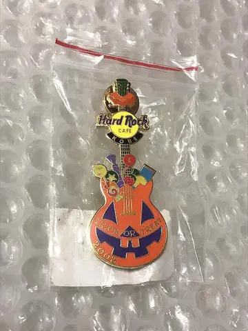 고베점 하드 록 카페 Halloween Guitar 핀 배지