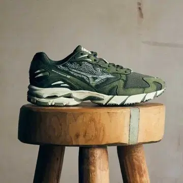 MIZUNO MAHARISHI WAVE RIDER 10