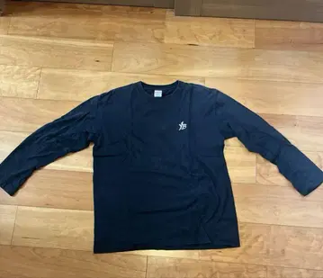 YB 로고 블랙 XL 긴팔 티셔츠