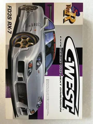 31일까지의 한정 가격 인하! C-WEST FD3S RX-7 프라모델