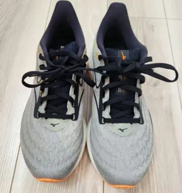 Mizuno 웨이브 라이더 그레이 x 블랙 x 오렌지 스니커즈