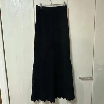 MOUSSY 블랙 플레어 롱 스커트 니트 디자인