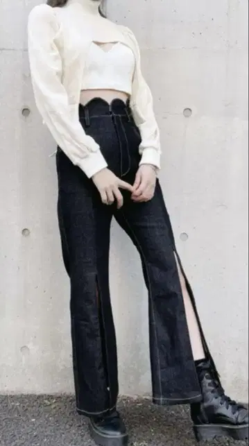 lilLilly 스캘럽 데님 팬츠 블랙 하이웨스트