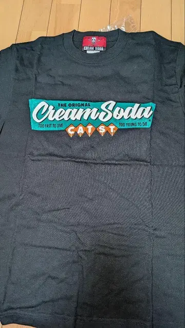 Cream Soda 블랙 T셔츠