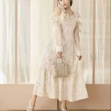 프릴 리본 어깨 트임 원피스 majestic legon