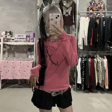 아르마니 ARMANI 하트 긴팔 티셔츠 자수 디자인