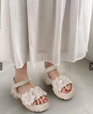 새상품 플라워 자수 스포츠 샌들[zr1065] 아이보리 22.5cm