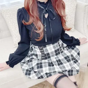미사용 새상품 MARS 원톤 하트 파임 골지 긴팔 상의 블랙