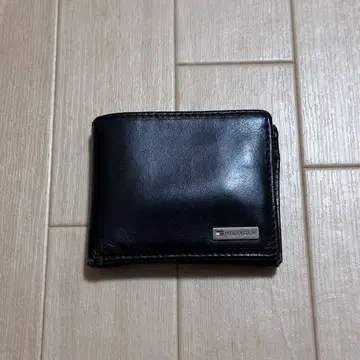 타미 TOMMYHILFIGER 블랙 가죽 접이식 지갑 블랙