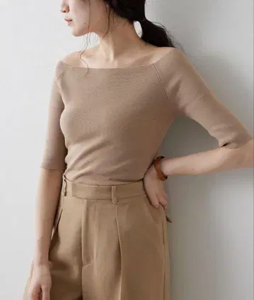 [ THE PAUSE ] 오프숄더 하프 슬리브 풀오버 베이지