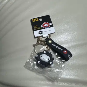 시나몬 롤 오사카 만박 산리오 블랙 미야쿠미야쿠 변신 키링