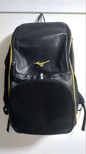 Mizuno 블랙/골드 팀 백팩 40L 합성 피혁