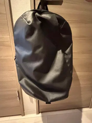 WEEKDAY 블랙 나일론 백팩