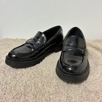 [ 새상품급 ] ZARA 통굽 블랙 로퍼 23.5cm