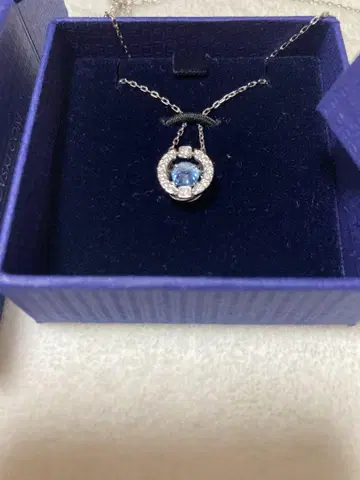 Swarovski 목걸이 댄싱스톤