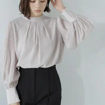 내추럴 뷰티 베이직 양류 플리츠 블라우스