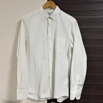 MXP 화이트 버튼다운 셔츠