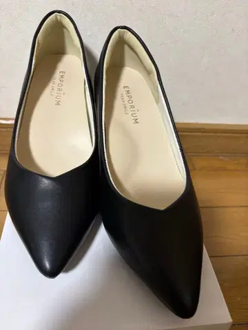 EMPORIUM 블랙 스틸레토 펌프스