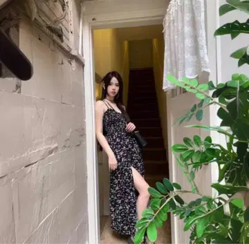 미사용 새상품 롱 원피스 블랙 성인 원피스 꽃무늬 리본 슬릿