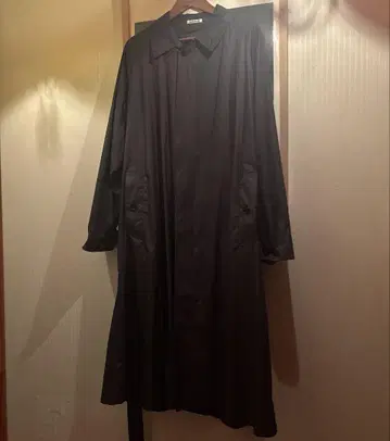 AURALEE 블랙 스텐카라 코트