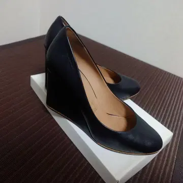 ferragamo 페라가모 블랙 가죽 웨지 힐 펌프스
