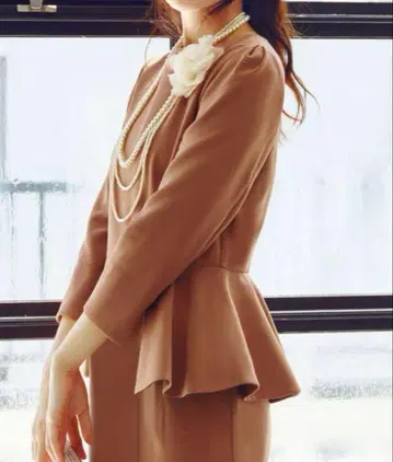 새상품 루일 에 부티크 페플럼 원피스 포멀 드레스 아름다운 실루엣