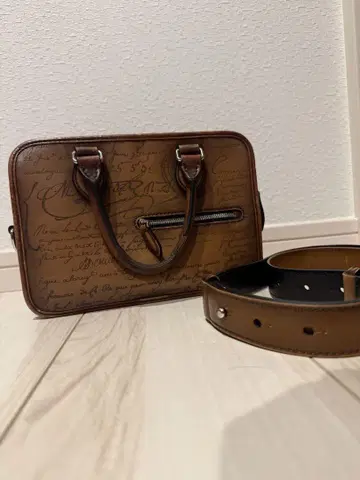 Berluti 숄더백