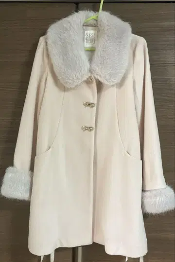 퍼 달린 라이트 핑크 롱 코트