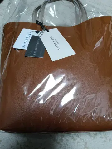 합성 피혁 숄더백 LAURA ASHLEY