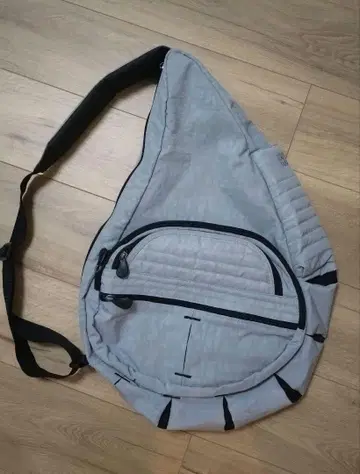 Healthy Back Bag BIG 숄더백 그레이