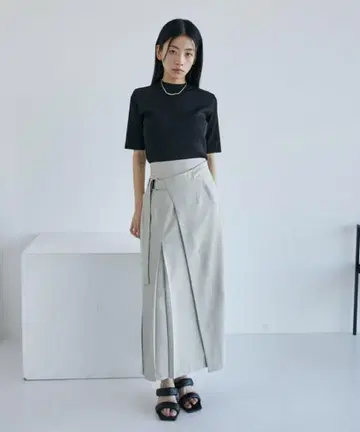 유나이티드 도쿄 린넨 라이크 스커트 사이즈 3