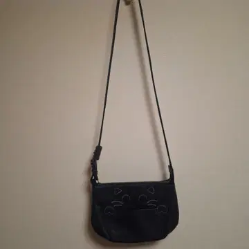 고양이 얼굴 디자인 숄더백 블랙