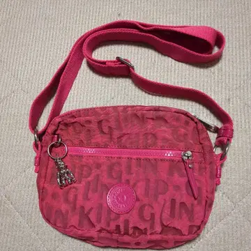새상품! KIPLING 로고 엠보 숄더백 핑크!!