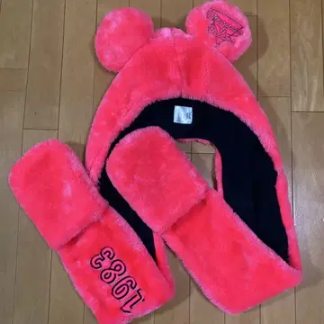 새상품급 디즈니 리조트 35주년 팬캡 머플러 장갑 포함