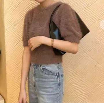 코코딜 퍼프 슬리브 페더 니트탑