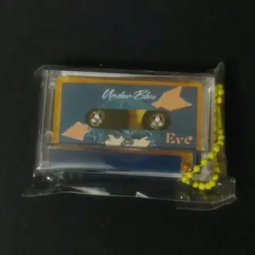 Eve Under Blue 카세트 테이프형 키링