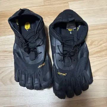 Vibram 트레일 러닝화 블랙