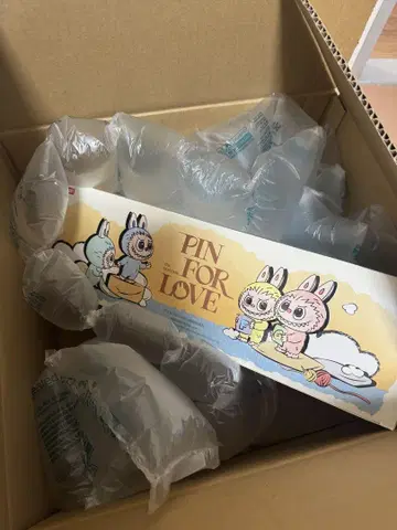 POP MART PIN FOR LOVE 봉제 인형