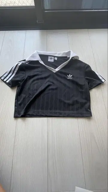 adidas 스트라이프 디자인 반팔 T셔츠