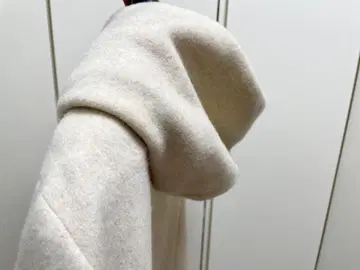 UNTITLED 후드 부착 숏 기장 코트 크림색