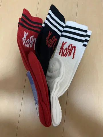 Korn 로고 adidas 삭스 3색 세트