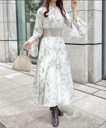 엘레강트한 꽃무늬 롱 드레스