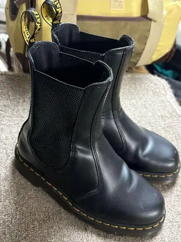 닥터마틴 블랙 사이드 고어 부츠