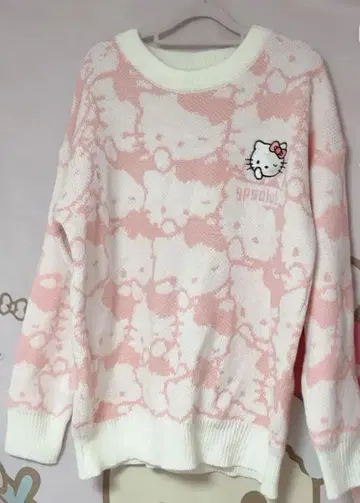 헬로키티 니트 스웨터 긴팔 핑크 가을/겨울 산리오 키티 헤이세이