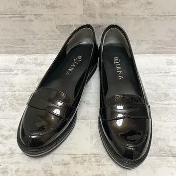 [새상품급] 다이애나 22cm 에나멜 코인 로퍼 통굽 블랙