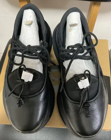 호카 본다이 멜리 제인 HOKA BONDI MARY JANE 24