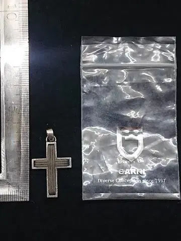GARNI 실버 십자가 펜던트