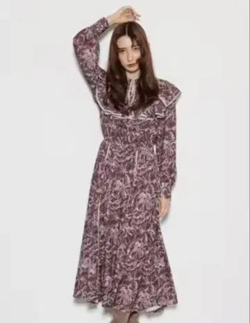리엔다 프릴 장식 꽃무늬 맥시 원피스