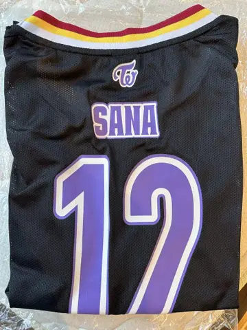 TWICE SANA 12 유니폼