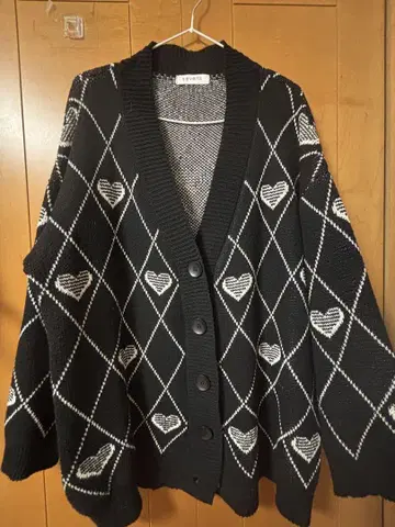 하트 무늬 가디건